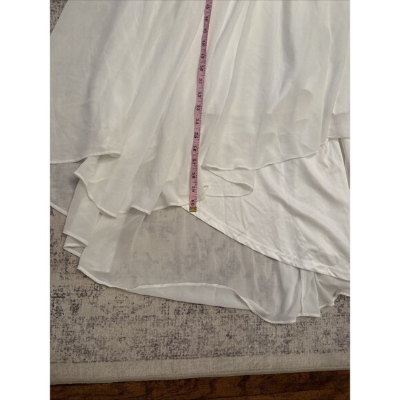 Elegant White Evening Gown - Picture 10 of 10